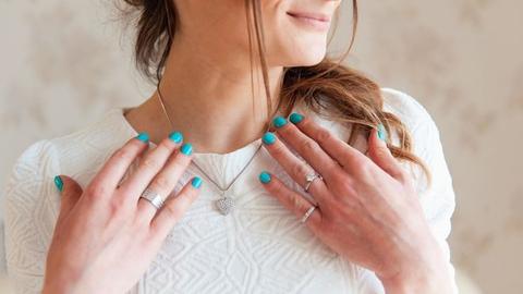 What The Neck! 4 Steps To Protect Your Neck From Ageing